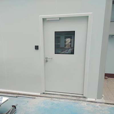 帶視窗鋼質門.jpg